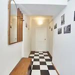 In The Very Center Of Apartman