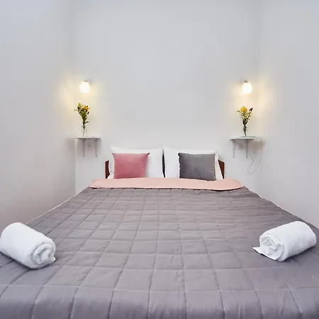 In The Very Center Of Apartman *
